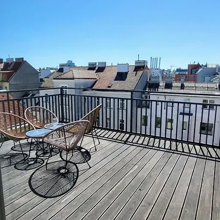 Skysuite Holiday Home-3